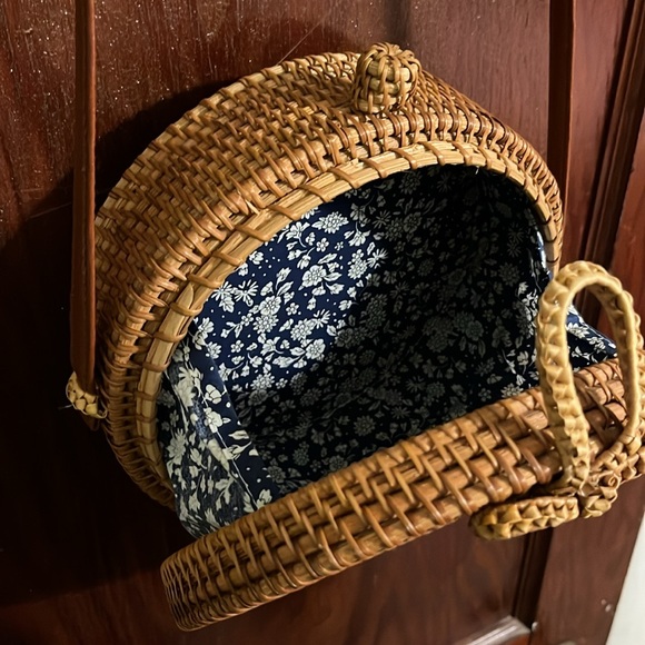 Round Rattan Handbag - Picture 3 of 5